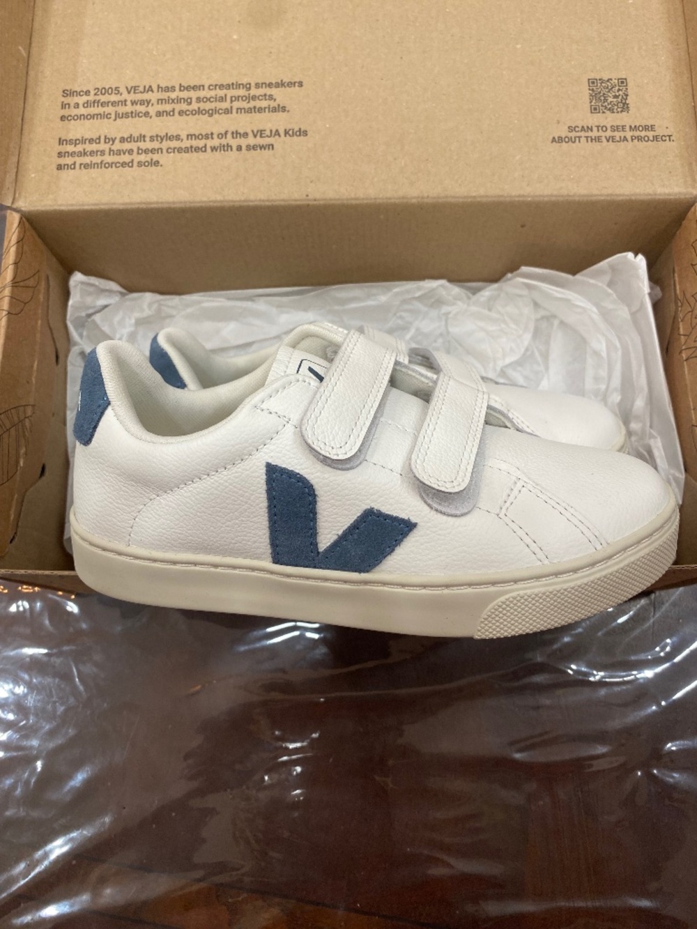 Veja small esplar leather sneakers size 32